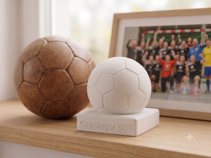 Handball-Dekoration aus Keramik – Handgefertigtes Unikat